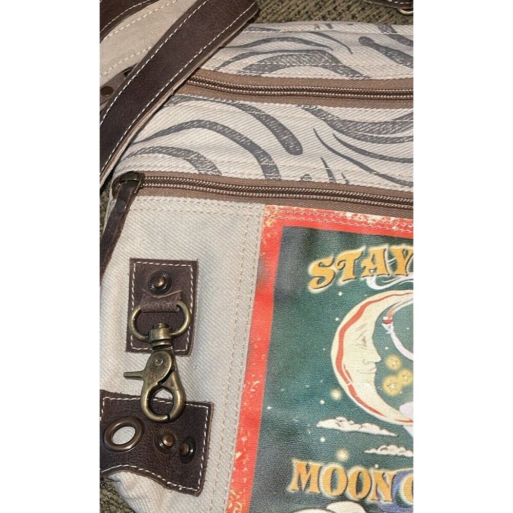 RAE’S STAY WILD MOONCHILD CROSSBODY Woman’s adjustable Strap Hippie Style Purse - Picture 5 of 12